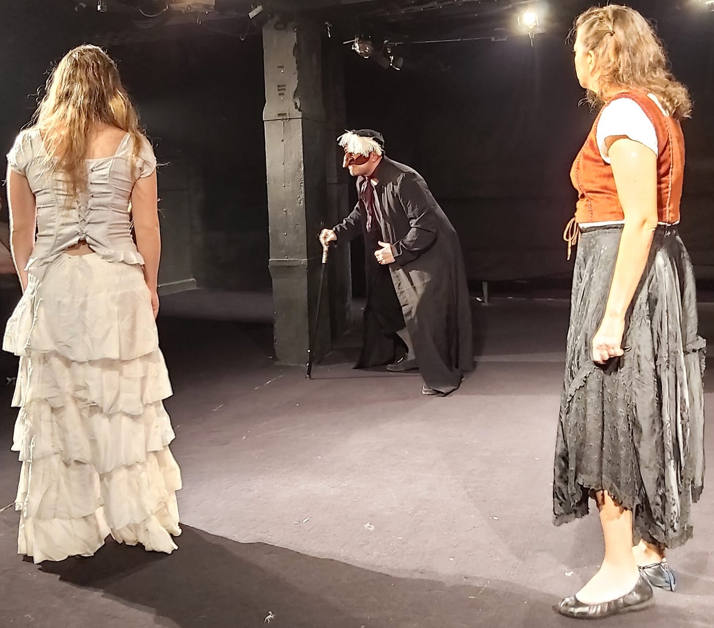 Célie et et sa suivante face à Gorgibus